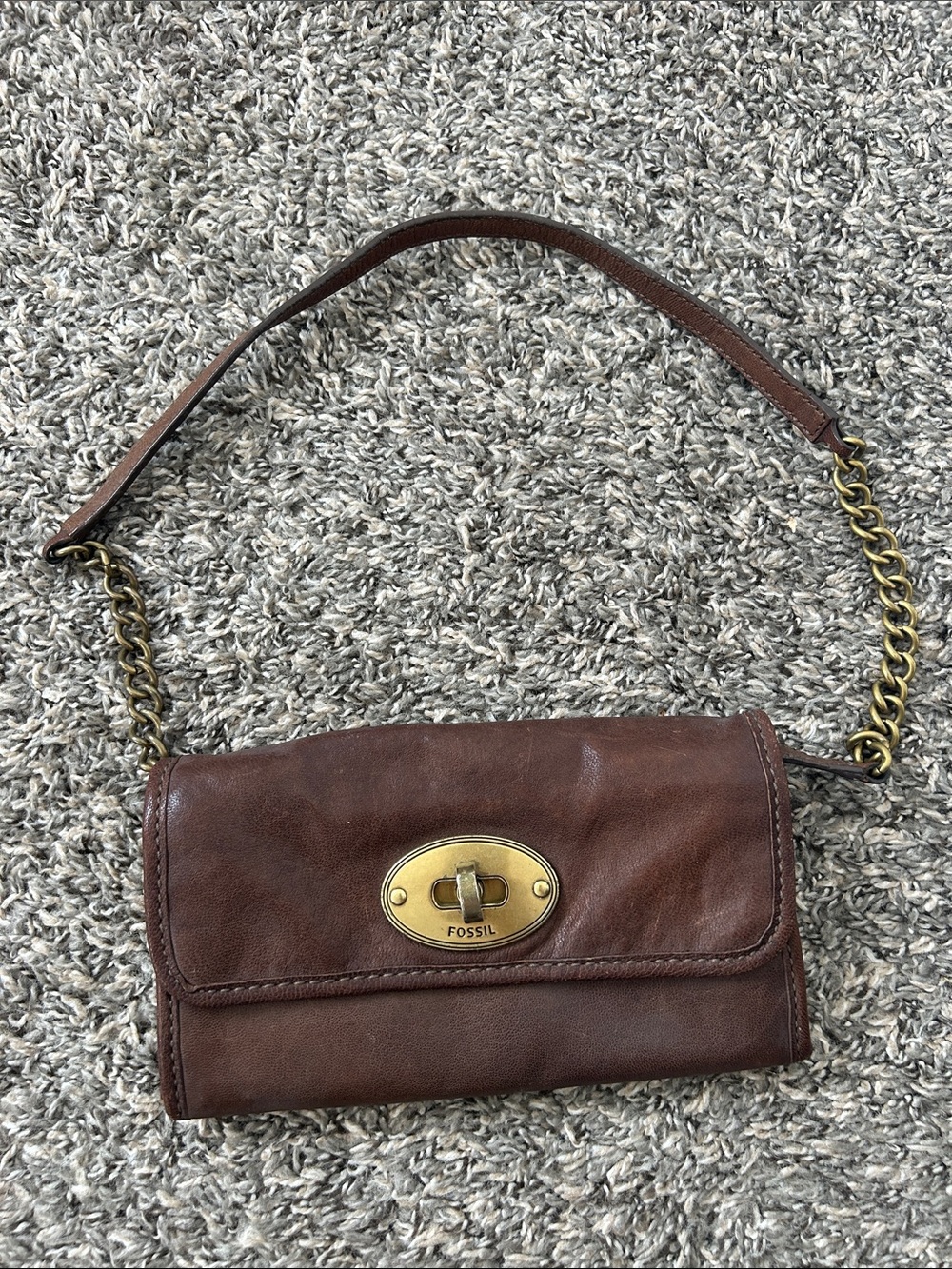 Fossil medium brown clutch with chain strap